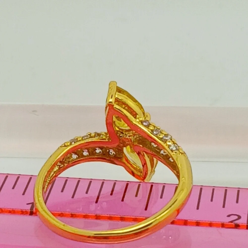 Vintage Gold Tone Yellow Pear Cut Bypass Cocktail Ring Size 6.25 Butterfly Style